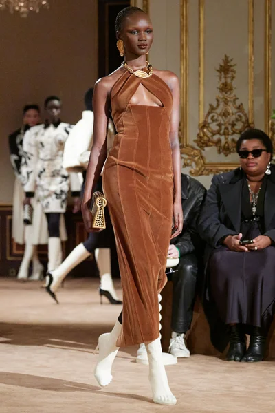 Look 24